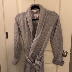 Victoria’s Secret robe WITH POCKETS